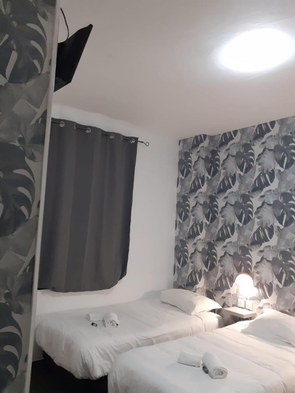 Hotel Le Celtic Montlucon Ngoại thất bức ảnh