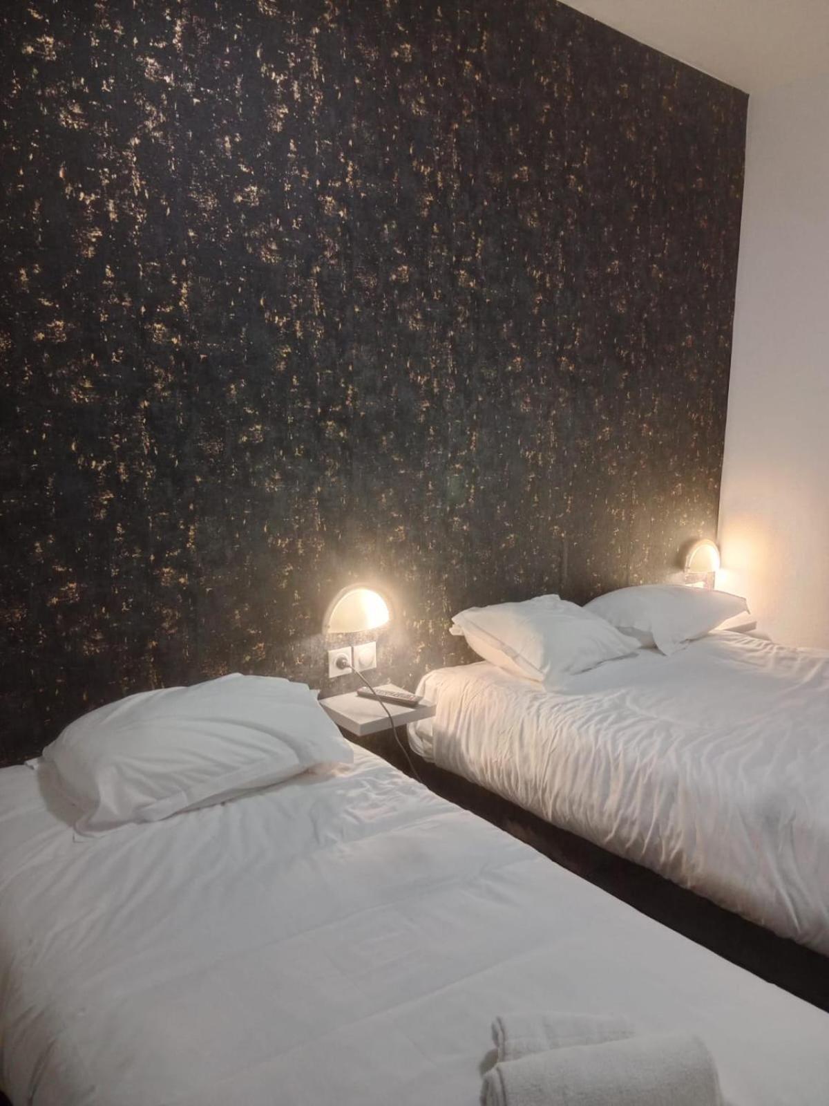 Hotel Le Celtic Montlucon Ngoại thất bức ảnh